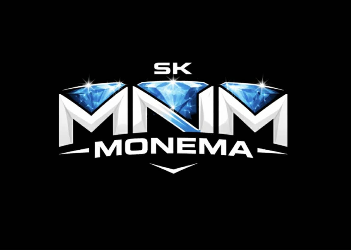 Logo s nápisem SK MONEYA, stylizované písmeno M s modrými diamanty na černém pozadí